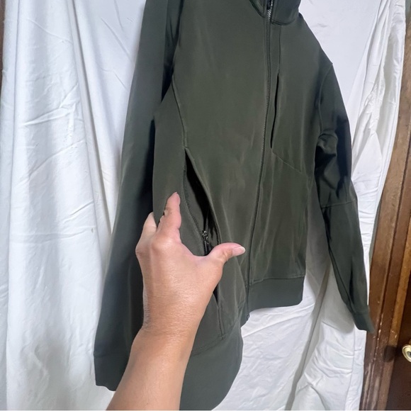 DISCOUNTED Lululemon Sojourn Jacket Dark Olive | Fall | Activewear | Workout - Picture 6 of 12